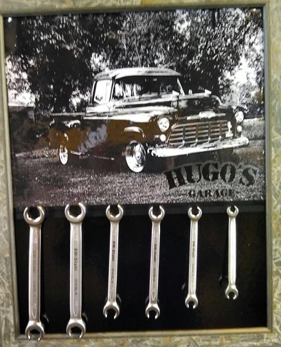 Hugo's Garage Logo